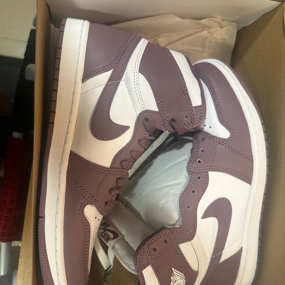 Nike Retro OG Mauve Unisex Athletic Purple and White Sneakers High-Top Leather